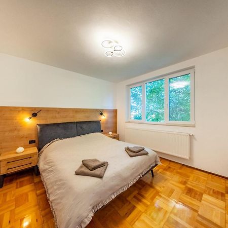Casa Bella - Apartment In The City Center Arad Buitenkant foto